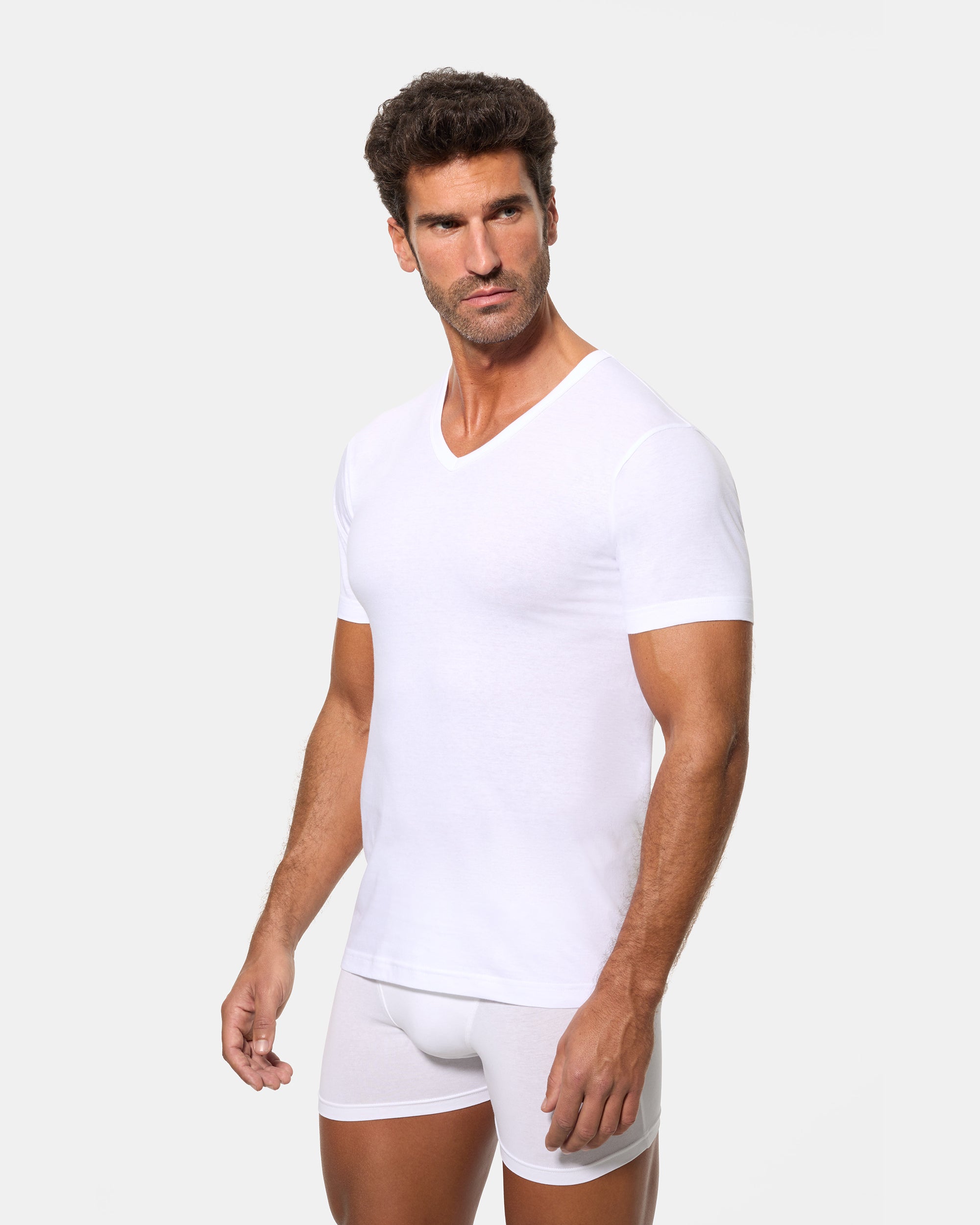 Abanderado Pack of 4 short-sleeved V-neck T-shirts, 100% cotton, white for men
