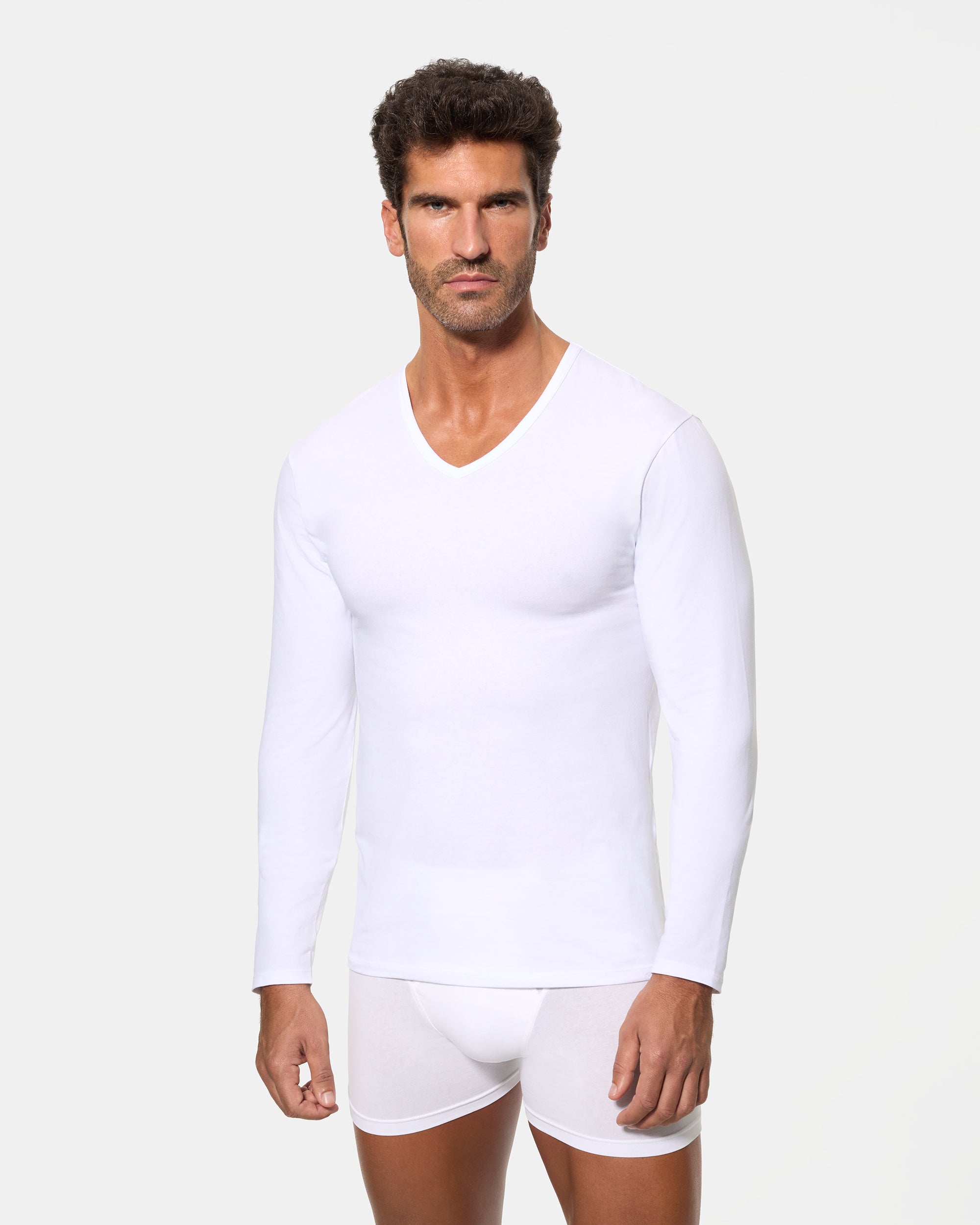 Abanderado Men's Long-Sleeved V-Neck T-Shirt with Regul'activ Thermoregulatory Technology in Stretch Cotton, White