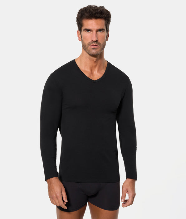 Abanderado Men's Long-Sleeved V-Neck T-Shirt with Regul'activ Thermoregulatory Technology in Stretch Cotton, Black